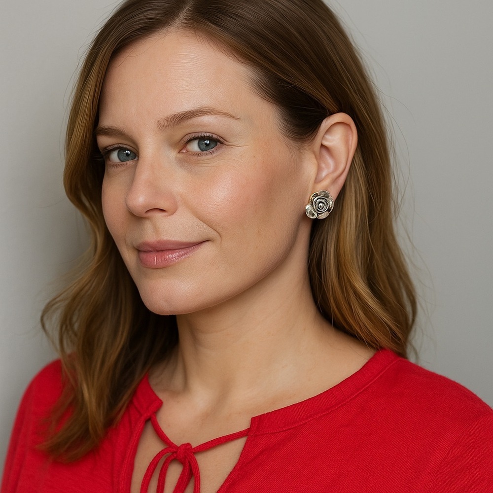 NEW eclat Sterling Silver Swarovski Crystal Stones Cluster Flower Stud Earrings